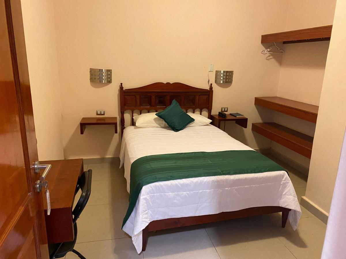 Tariri Hotel Pucallpa Kültér fotó