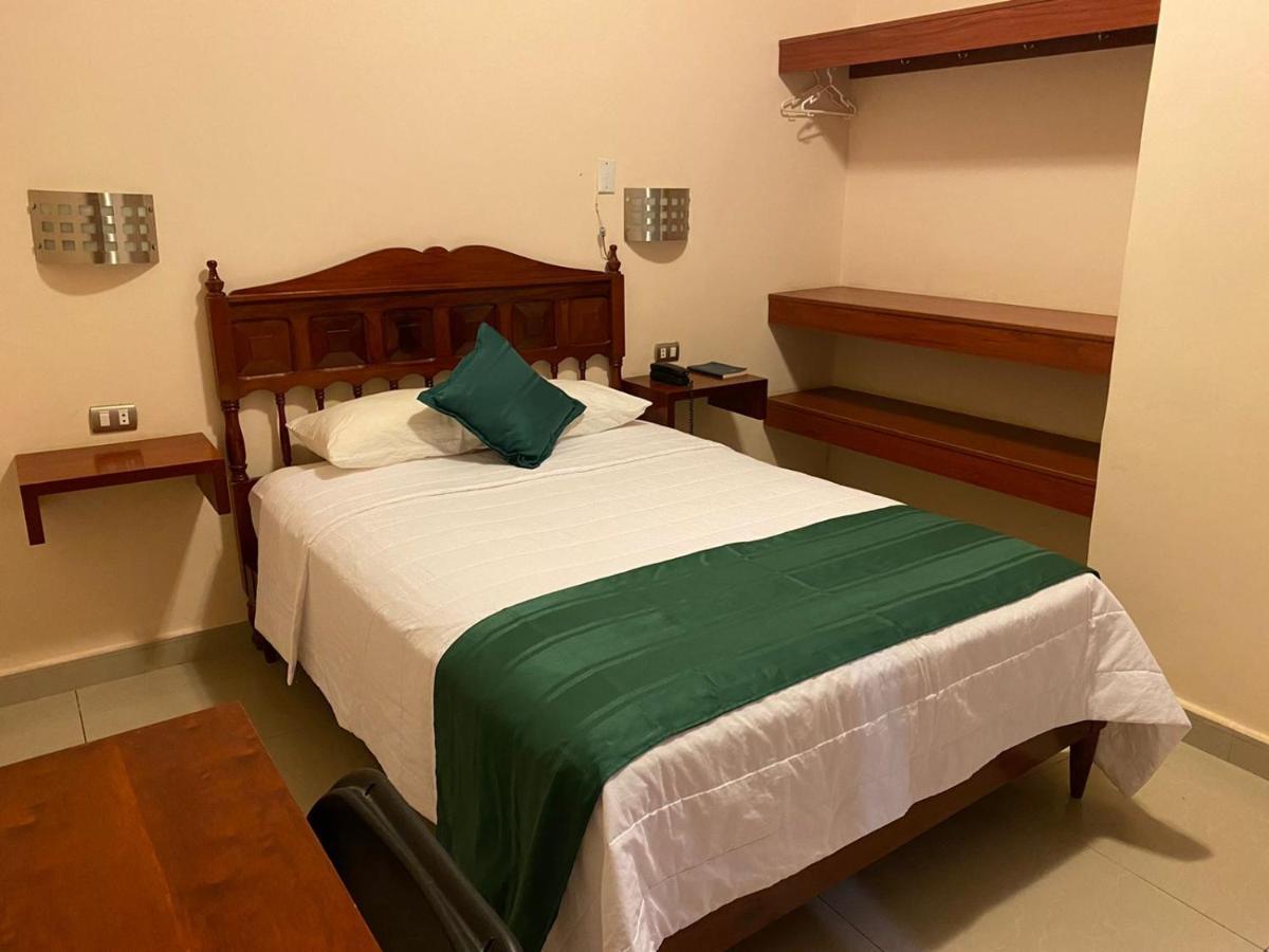 Tariri Hotel Pucallpa Kültér fotó