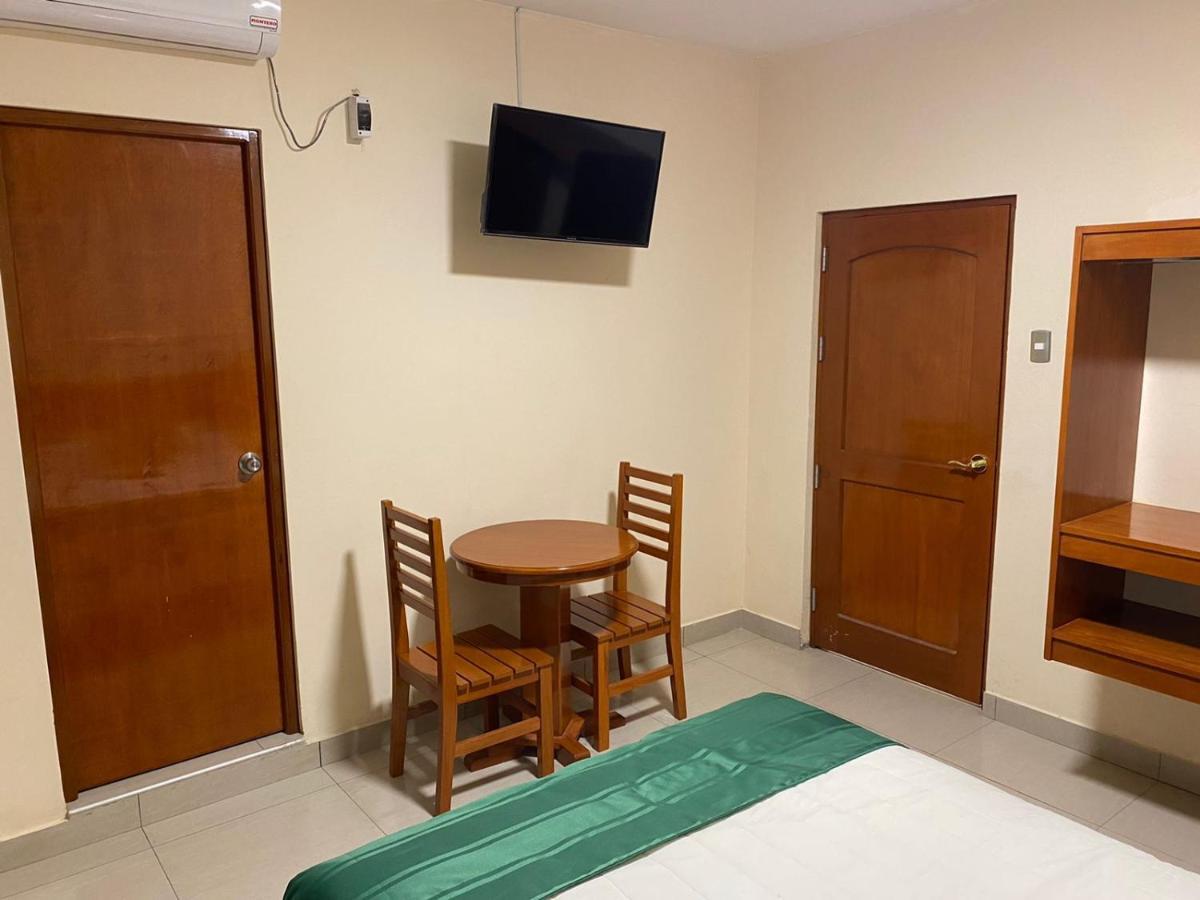 Tariri Hotel Pucallpa Kültér fotó